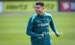 Ronaldo Tampil dalam Sesi Pemotretan Timnas Portugal untuk Skuad Euro 2024