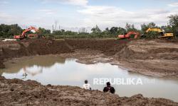 In Picture: Delapan Unit Alat Berat Dikerahkan dalam Proses Perbaikan Tanggul Sungai Tuntang