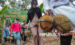 In Picture: Keseruan Festival Durian Teluk di Jambi