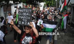 In Picture: Ratusan Massa Ikuti Aksi Solidaritas Global March to Gaza di Jakarta