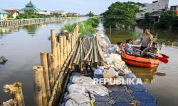 In Picture: Turap Kali Jebol, Perumahan Garden City Residence Tangerang Terendam Banjir