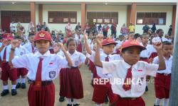 In Picture: Antusiasme Peserta Didik Baru Ikuti MPLS di SDN 14 Sorong 