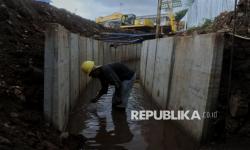 Seluruh Wilayah Jakarta Diprakirakan Hujan Bercampur Petir pada Jumat Sore