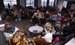 In Picture: Tim Penyelamat Gempa Turki dan Suriah Berlomba dengan Waktu