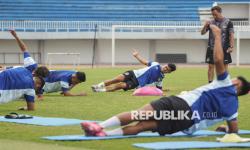 In Picture: PSIM Gelar Latihan Perdana di Stadion Mandala Krida