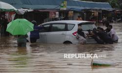 Hujan Masih Mengguyur di Bulan Juli,  Ini Doa yang Harus Dibaca Saat Menghadapi Hujan Deras