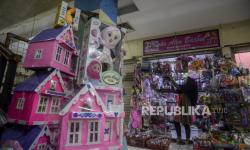 In Picture: Pedagang Mainan Pasar Gembrong Baru Keluhkan Omset