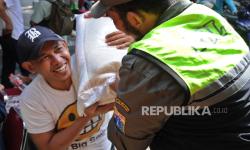  Bantuan Pangan Beras Tahap II di Jakarta