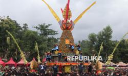 In Picture: Gunungan Durian Meriahkan Pesta Rakyat Kenduri Durian di Jombang