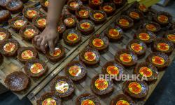 Jelang Imlek, Masyarakat Bandung Serbu Dodol China