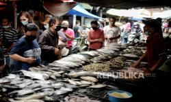 In Picture:  Penjualan Ikan Bandeng Meningkat