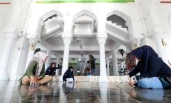 In Picture: Ribuan ASN di Aceh Gotong Royong Bersihkan Masjid Jelang Ramadhan