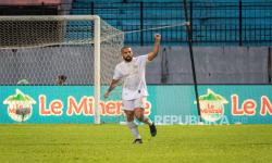 Pelatih Arema FC Ungkap Kunci Keberhasilan Taklukkan Malut United