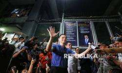 In Picture: Bebas dari Tahanan, Tom Lembong Disambut Sukacita Pendukungnya
