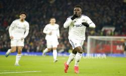 In Picture: Beberapa Hari Lalu Tahan Imbang MU, Kini Timnya Terkapar 0-2, Pelatih Interim Leeds Kecewa