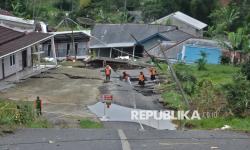 Pergerakan Tanah di Banjarnegara Masih Terjadi, Puluhan Rumah Ambles Tersisa Atap