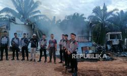 Brimob Polda Lampung Jaga Lokasi Pembakaran Fasilitas PT AKG