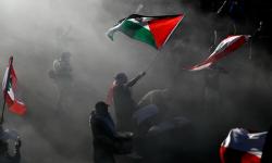 Dukung Perjuangan di Gaza, Ribuan Warga Kibarkan Bendera Palestina dan Indonesia