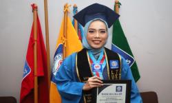 Jadi Sorotan di Wisuda ke-60 Universitas BSI, Dita Rahmadani Punya IPK Sempurna 4.00