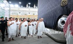 Menag Doakan Keberkahan Bagi Bangsa Saat Umroh Bersama Presiden