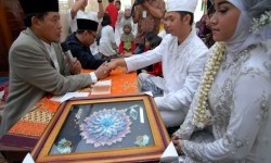 Layanan akad nikah hanya di KUA untuk mencegah wabah Covid-19. Akad nikah  (ilustrasi)