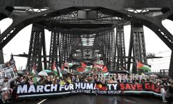 Ratusan Ribu Orang Unjuk Rasa Dukung Gaza di Jembatan Pelabuhan Sydney