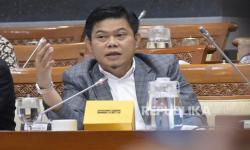 Legislator Komisi I Usulkan Pemerintah Buat SKB Pembatasan Medsos dan HP untuk Anak