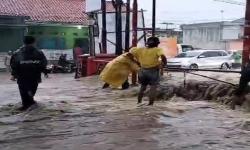 Banjir Sukabumi Terjadi di 69 Titik, Sebabkan 66 Rumah Rusak