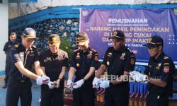 Bea Cukai Fakfak Musnahkan Rokok dan Minuman Beralkohol Ilegal Senilai Puluhan Juta Rupiah