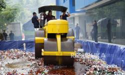 Bea Cukai Musnahkan Barang Kena Cukai Ilegal Senilai Rp 10,9 Miliar di Bandar Lampung