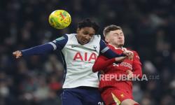 Bek Tottenham Pede Bisa Redam Salah pada <em>Leg</em> Kedua Semifinal Piala Liga Inggris