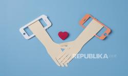Kenalan di Medsos Berujung <em>Check-In</em>? Remaja Wajib Melek Bahaya Ini