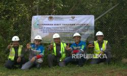 Sambut Hari Bhakti Rimbawan, PLTU Batang Tanam Puluhan Pohon Langka di Area Reforestasi