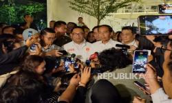 Tiba-Tiba Berada di Jakarta Bertemu Pendukung RK-Suswono, Jokowi: Saya Ridwan Kamil!