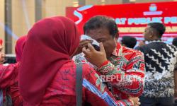 Pilkada Ulang Pangkalpinang, Cawalkot Saparudin Nangis Saat Debat Mengetahui Kakaknya Wafat 