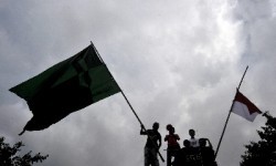Seribuan Demonstran Padati Alun-Alun Pati, Orator Ajak Pengunjukrasa Bersiap Hingga Malam Hari