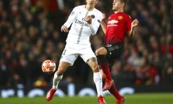 In Picture: MU Didakwa UEFA atas Lemparan Botol Bir ke Di Maria