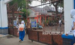 Lucky Hakim Buat Aturan Masuk Sekolah Pukul 06.30 WIB, Siswa SMP Berlarian Sebelum Gerbang Ditutup