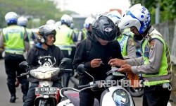 Momen Ramadhan, Polisi Terapkan Ide 'Tilang Syariah'