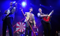 Jonas Brothers Sebut Album Barunya Terinspirasi dari Bee Gees