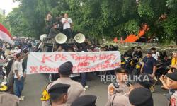 Aksi Massa Depan Gedung KPK Desak Penuntasan Kasus Harun Masiku dan Hasto 