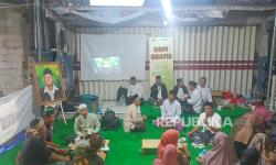 Layanan kopi gratis di arena Muktamar ke-35 NU. 