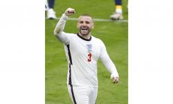 Luke Shaw dari Inggris merayakan setelah pertandingan sepak bola babak 16 besar UEFA EURO 2020 antara Inggris dan Jerman di London, Inggris, 29 Juni 2021.
