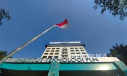 Mahasiswa ITPLN meraih medali emas pada ajang matematika nasional.