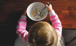 Kiat Penuhi Asupan Gizi Anak, Pola Makan Teratur dan Camilan Sehat
