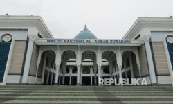 Presiden Prabowo Kurban Sapi 1,02 Ton ke Masjid Al-Akbar Surabaya
