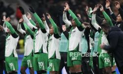 Lolos ke 16 Besar Liga Champions, Pelatih Feyenoord Bangga Karakter Timnya