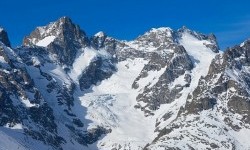 Gletser Pegunungan Alpen Italia Runtuh