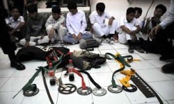 Polisi Tangkap 19 Remaja Bersajam yang Hendak Tawuran di Jakbar