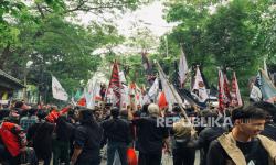 Hasto Disambut Tarian Bali di PN Tipikor Jelang Sidang Vonis